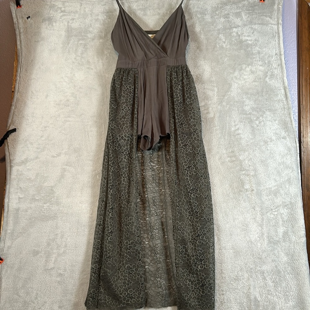 Altard state sleeveless short romper with attached lace open front maxi skirt L